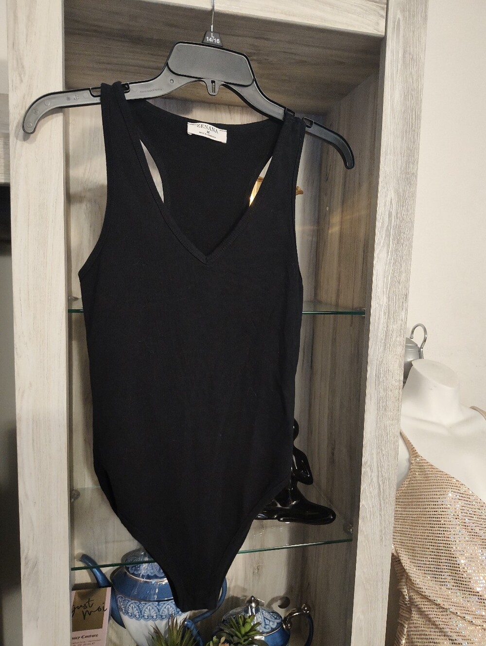 Zenana Outfitters Black V-Neck Sleeveless Bodysuit SZ M